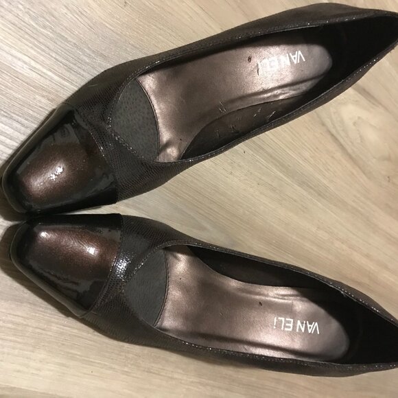 Vaneli Ladies Brown Patent Leather Shoes Size 8 - Picture 6 of 6